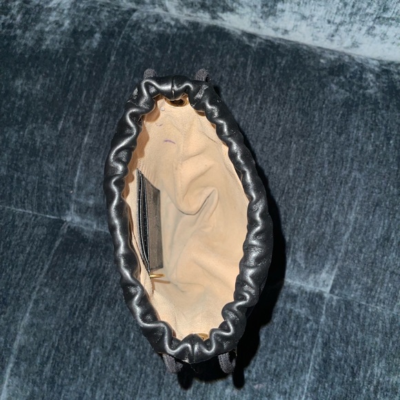 Authentic Gucci mini bucket bag- missing the chain. - Picture 5 of 6